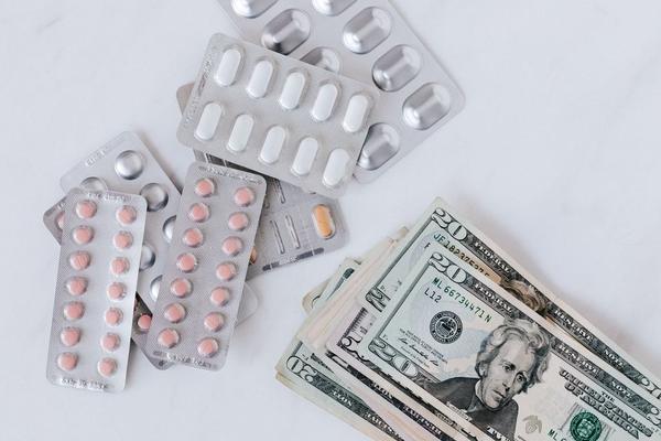 how much does therapy cost without insurance